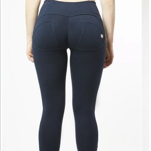 Freddy WR.UP FASHION
Mid Rise Full Length 3 Button